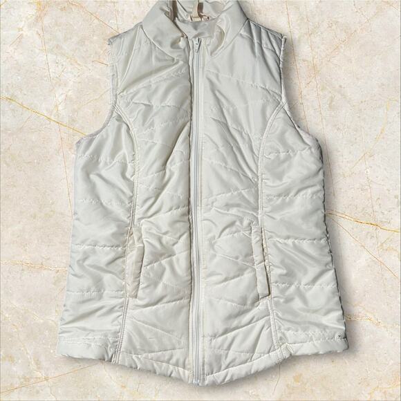 Red Camel Women's Medium Quilted Vest Ivory Lightweight Sleeveless Jacket W06 - Picture 1 of 3